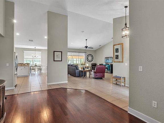 4th image of 2985 Vintage View Cir