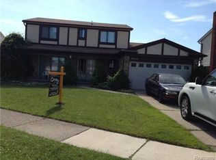 2237 Maplecrest Rd, Sterling Heights, MI 48310