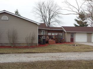 20506 E 2150th Rd, Marshall, IL 62441