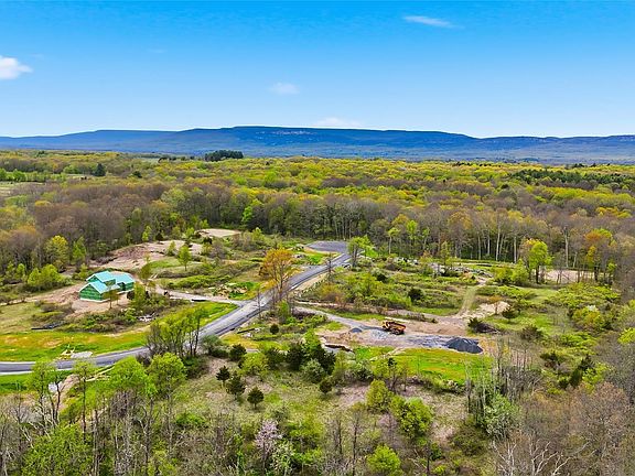 2nd image of 7 Scenic Meadow Drive