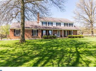 345 White Horse Rd, Cochranville, PA 19330