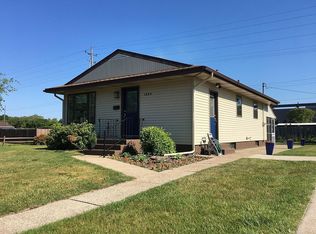 1024 W Broadway Ave, Muskegon, MI 49441