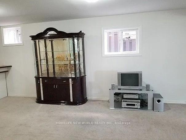 53 Brillinger St #WALKOUT BASEMENT — Photo 9