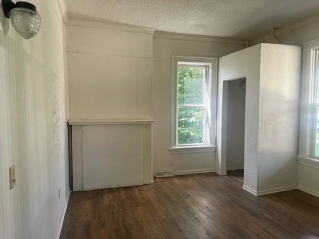 5 bed, 1800 sqft, $1,950 — Photo 4
