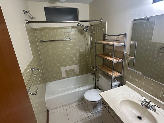 5th image of 417 SE 10th St