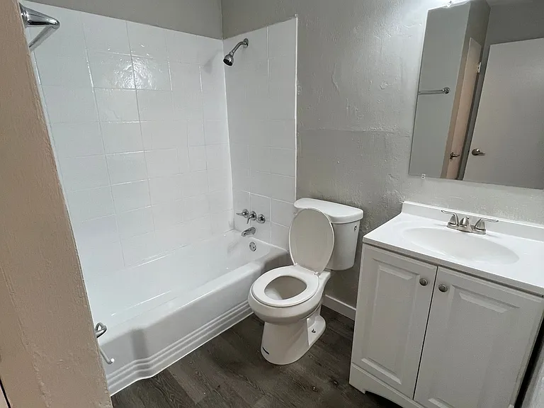 4192 Meramec St — Photo 8