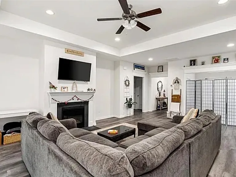 490 Twin View Dr — Photo 4