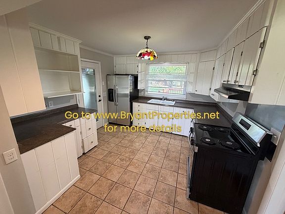 4th image of 720 Robert Burns Dr