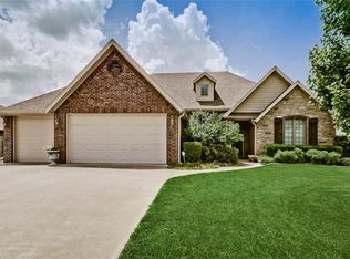 211 Windsor Ave, Lowell, AR 72745