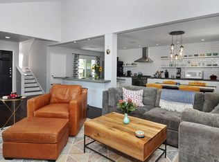 2336 Elden Ave APT A, Costa Mesa, CA 92627