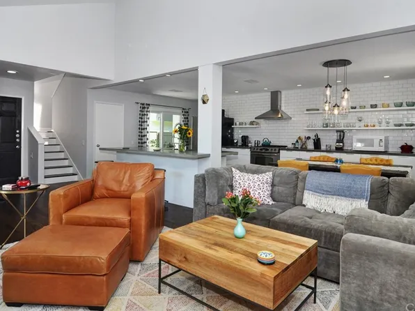2336 Elden Ave APT A, Costa Mesa, CA 92627