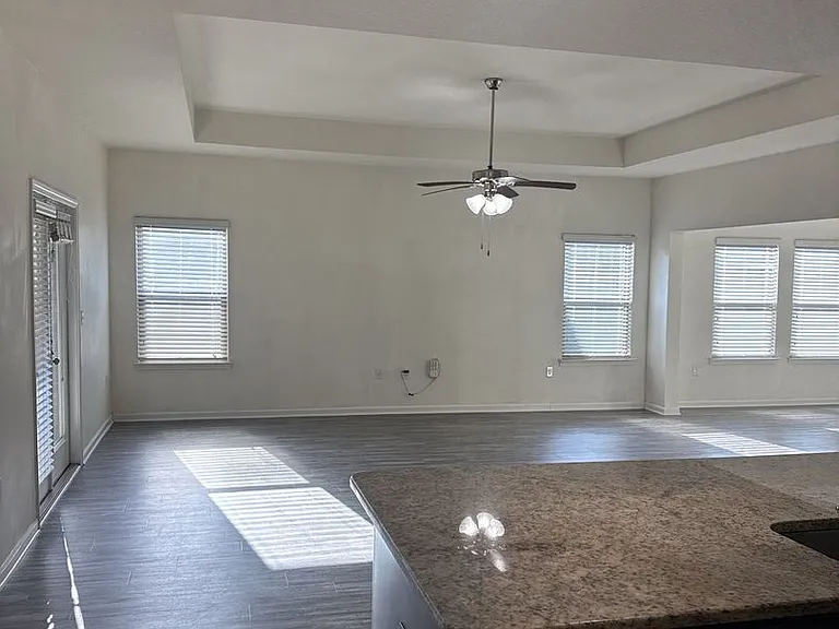 316 Merlin Ct — Photo 15