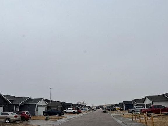 4th image of 6543 Abelia St