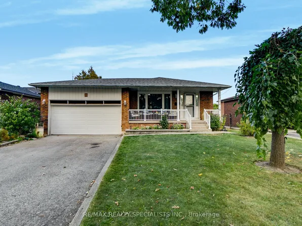 8 Malcolm Cres, Brampton, ON L6S 3C8