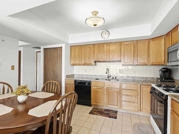 3rd image of 11020 S Keating Ave APT 307