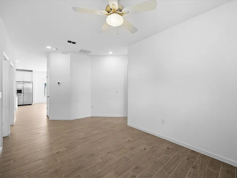 100 Lake Sinclair St — Photo 22