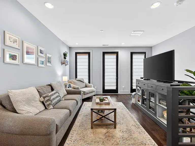 241 Domain Way — Photo 10