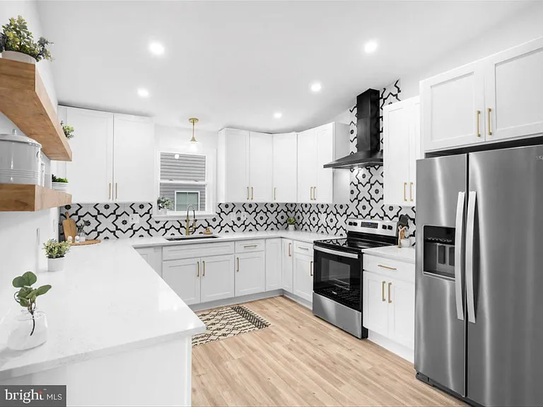 579 West Dr — Photo 19