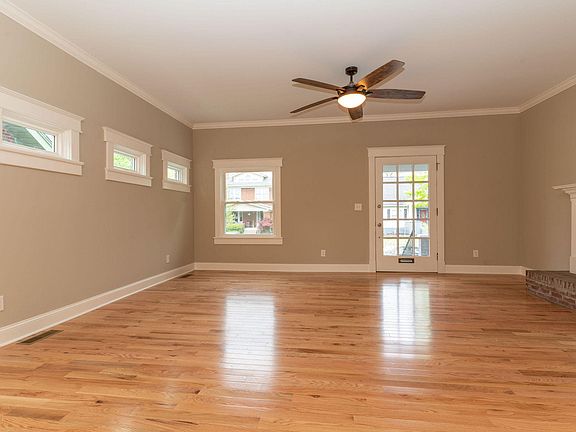 3rd image of 2132 Woodbourne Ave