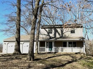 13836 Bluffs Rd, Carlinville, IL 62626