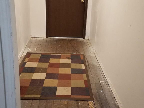 4th image of 111 E Harrison St APT B