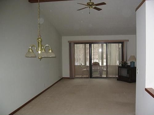 4th image of 883 Harvest Dr