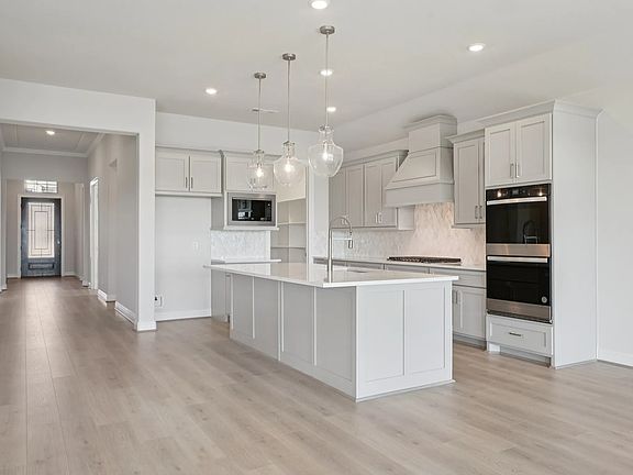 Homesite 9116 kitchen - staged
