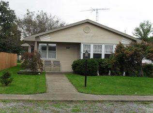 111 W 9th St, Burlington, IN 46915