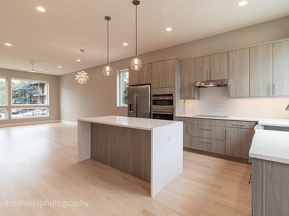 2nd image of 6156 S Saint Lawrence Ave