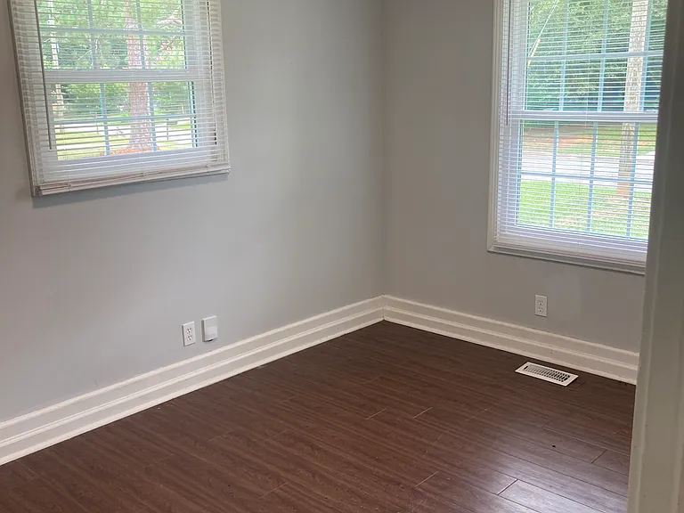 111 Trinity Dr — Photo 17