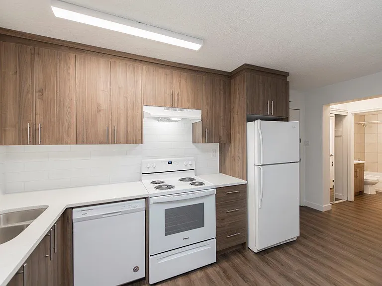 306 21st Ave SW — Photo 10