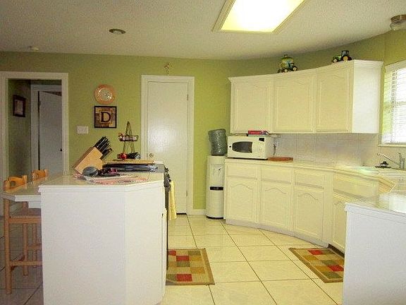 3rd image of 3111 Maria Luiza Dr