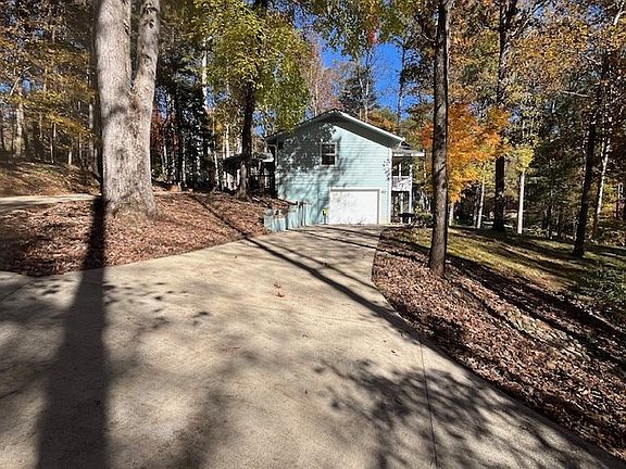 3rd image of 5147 Summer Wood Ln