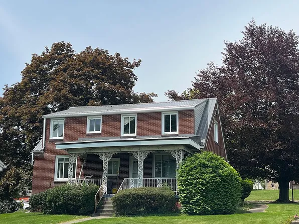 2540 Leechburg Rd, Lower Burrell, PA 15068