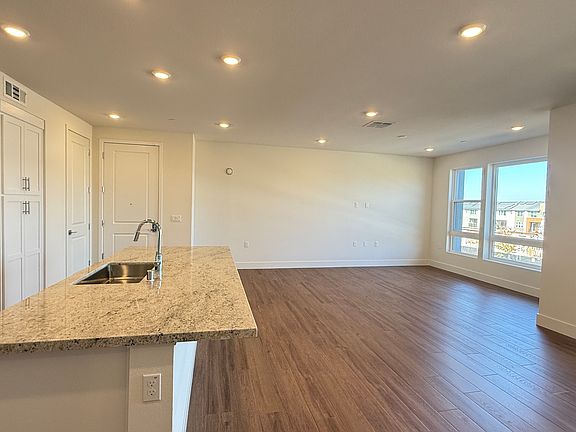 5th image of 44877 S Grimmer Blvd Unit 300