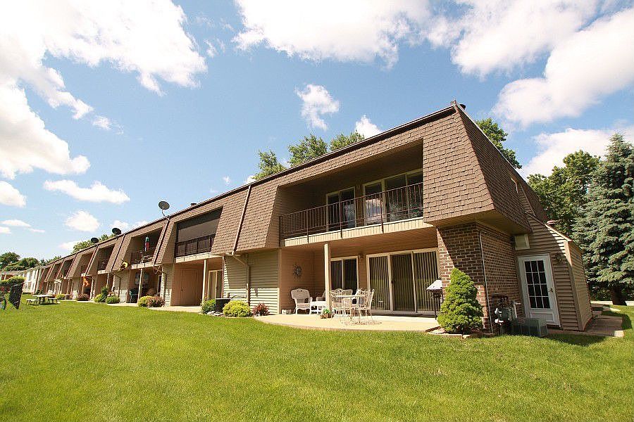 1st image of 1800 Country Club Dr Unit 221