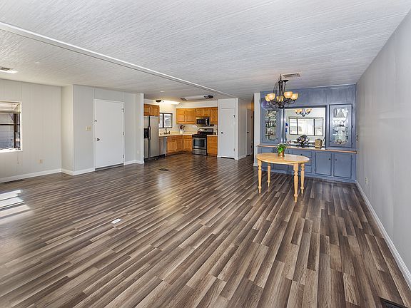 3rd image of 68 Poinsettia Gardens Dr