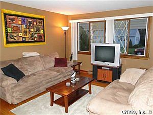 2nd image of 216 Ontario Ave