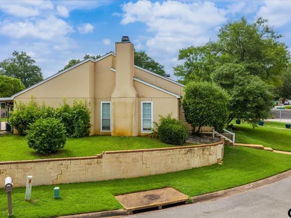 618 Kings Mountain Dr, Longview, TX 75601