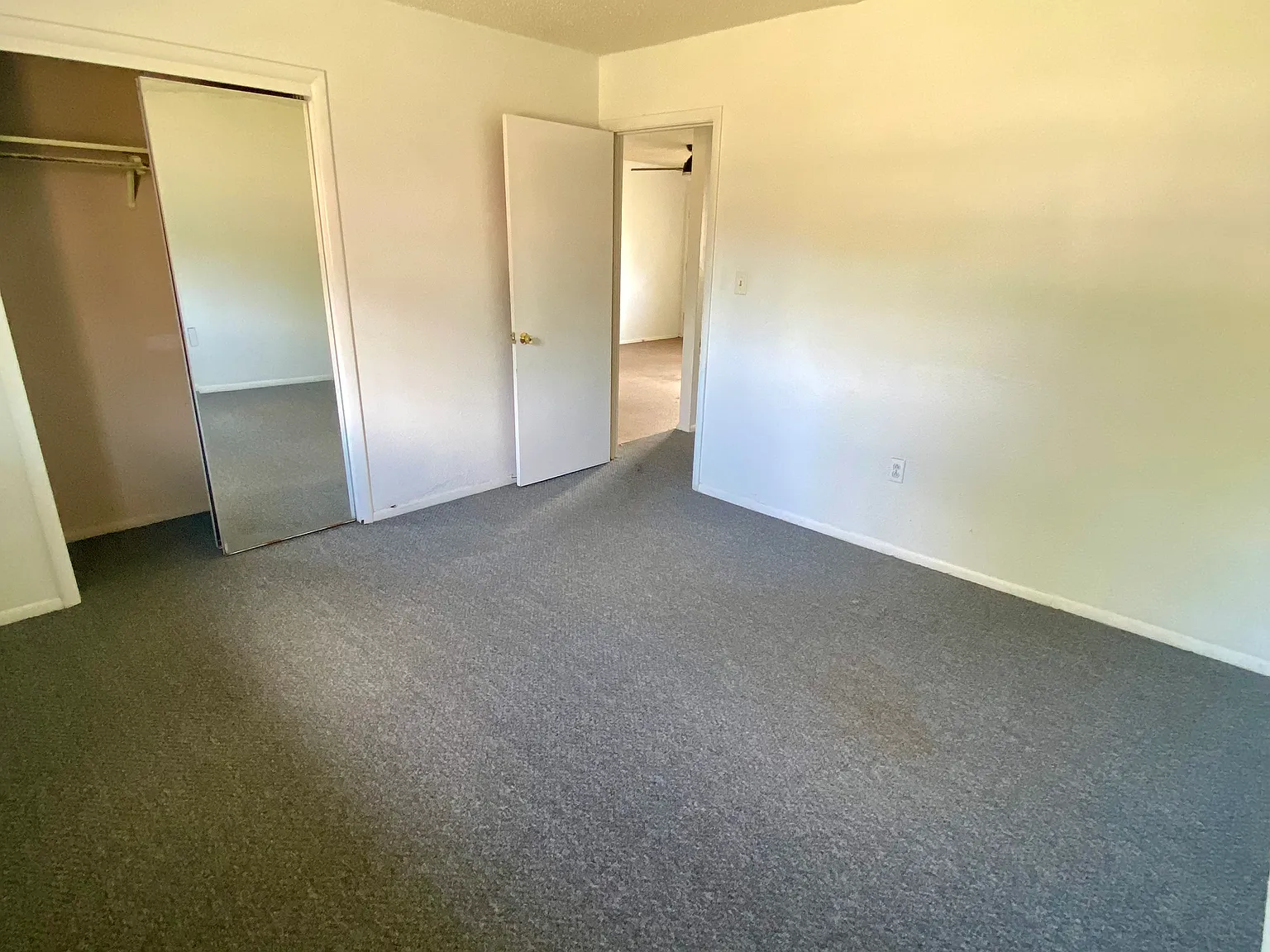 2 bed, 900 sqft, $850 — Photo 4