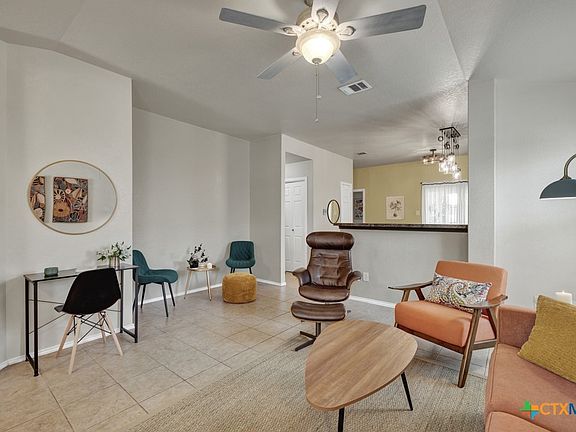 4th image of 233 Wisteria Way