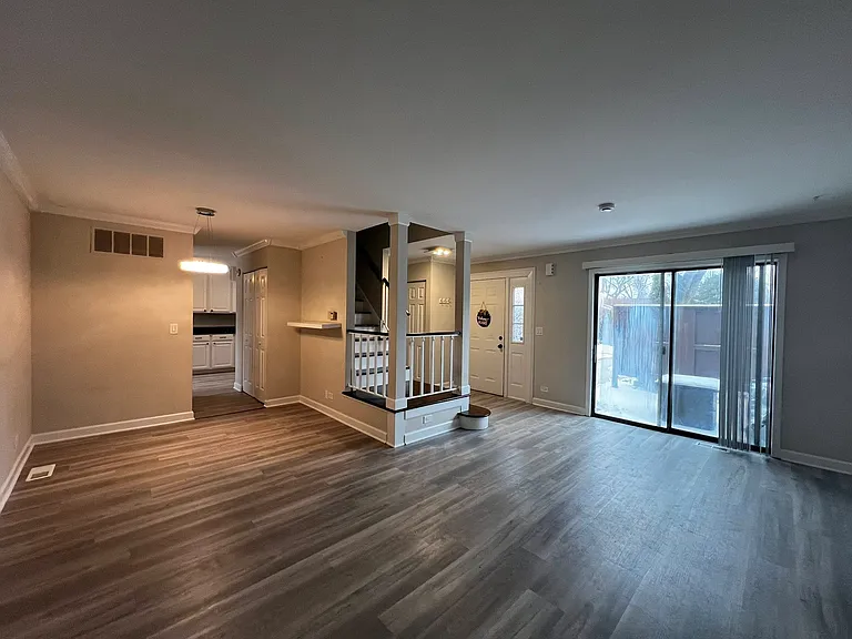 7333 Winthrop Way #10 — Photo 2