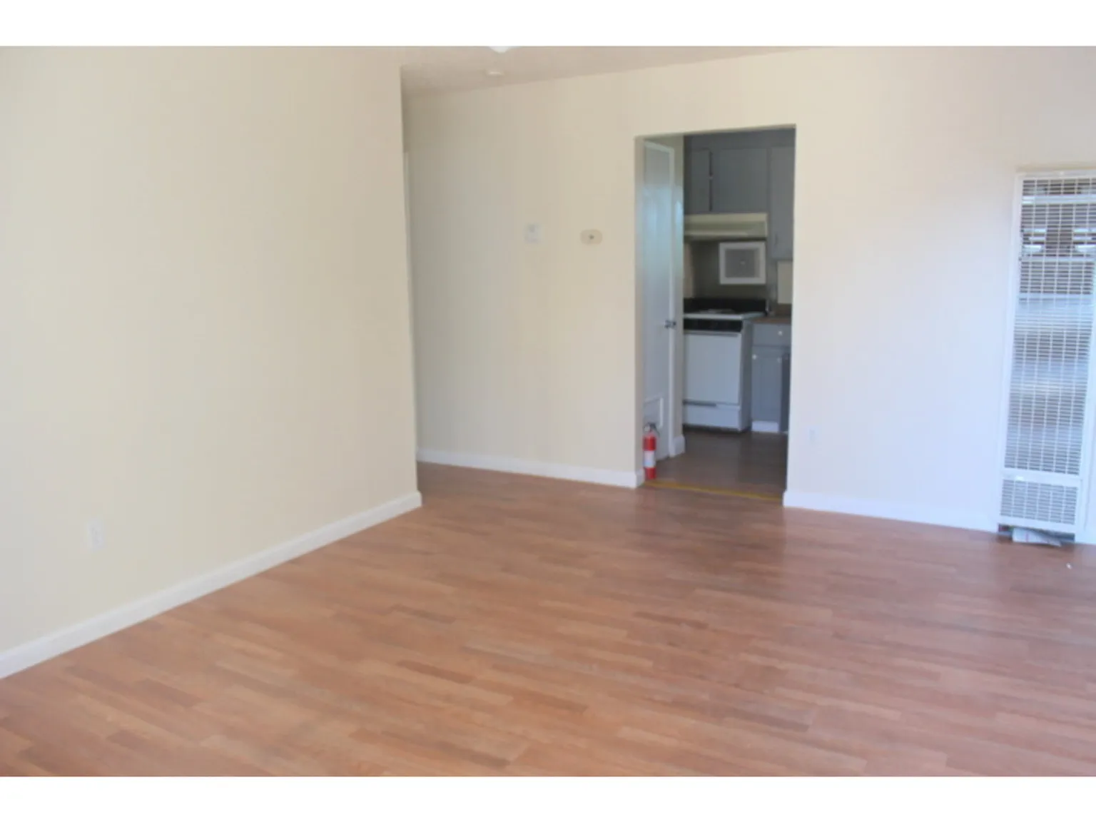 320 W 20th St APT 10 photo 1