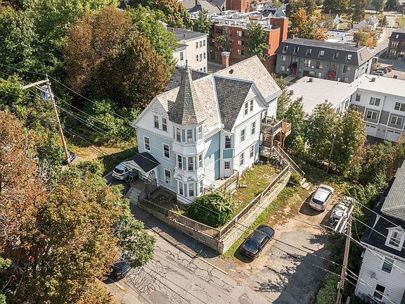 3rd image of 9 Mount Vernon St