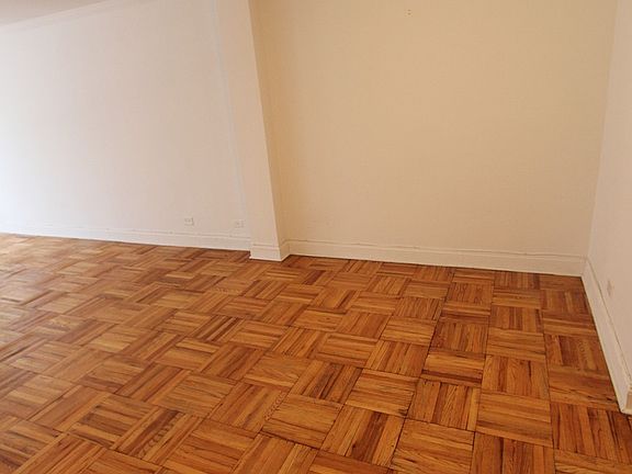 3rd image of 10101 67th Dr APT 1F