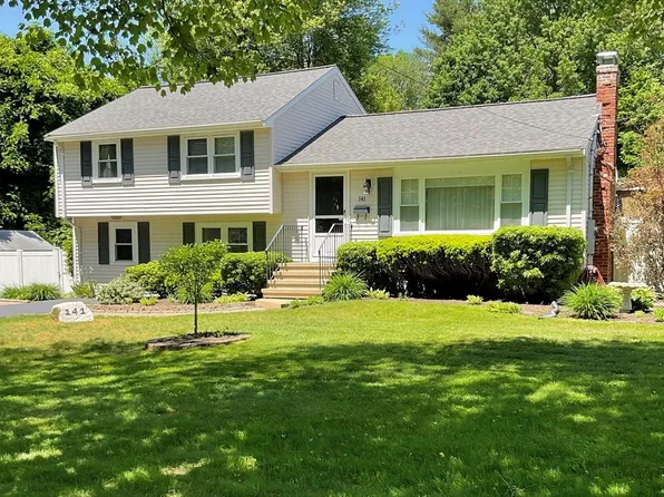 141 Chestnut St, Abington, MA 02351