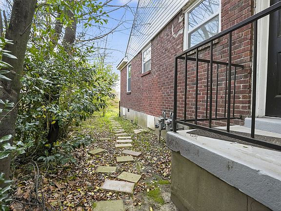 4th image of 1041 & 1043 N McLean Blvd