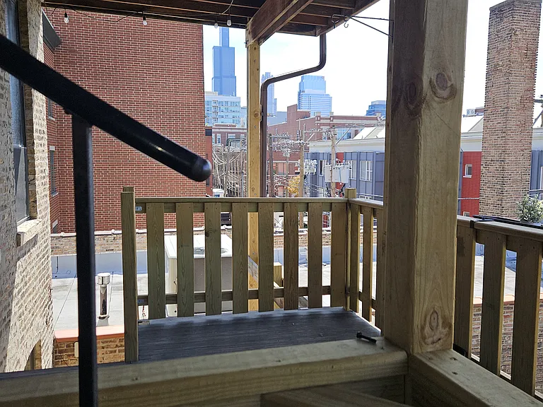 1127 W Madison St — Photo 19