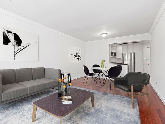 3rd image of 165 Christopher St APT 1BB
