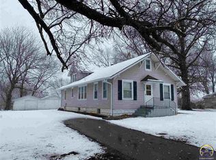 3122 NW Rochester Rd, Topeka, KS 66617